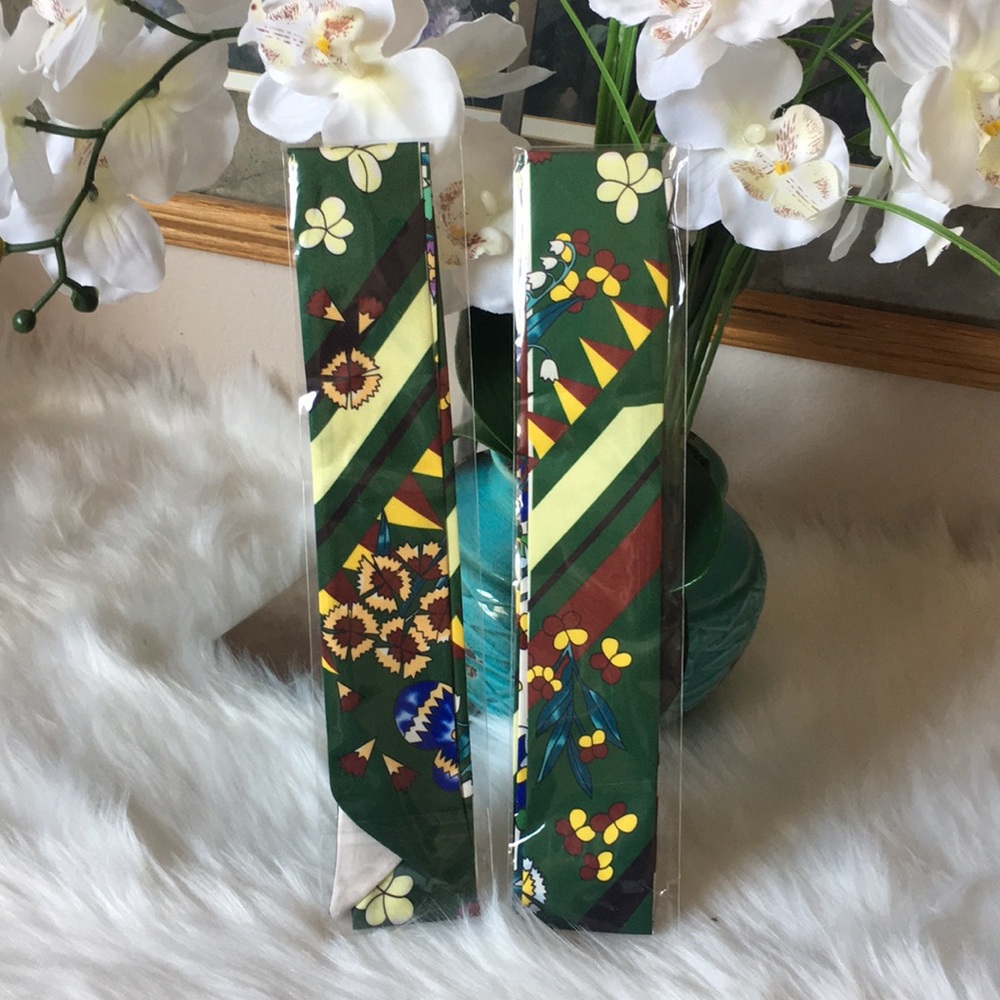 brandew floral green twilly